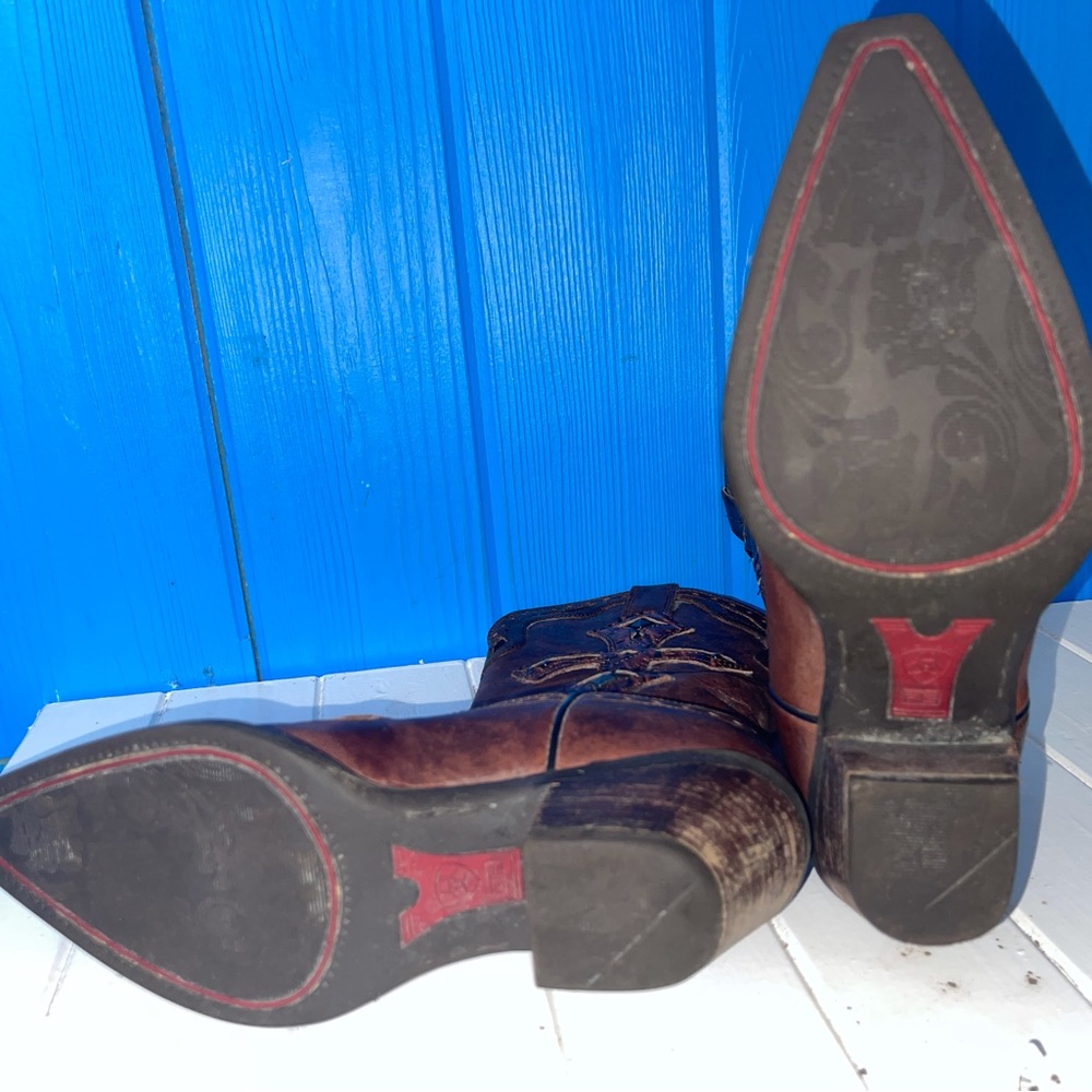 Ariat black and brown studded cross cowboy boots. - Picture 4 of 6